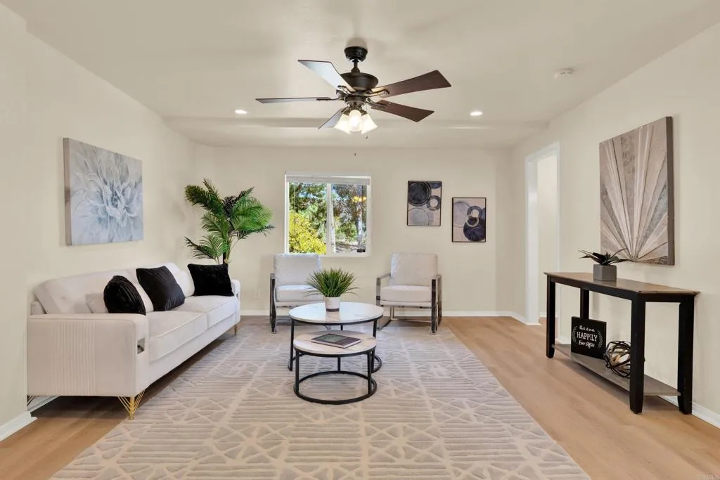 https://cdn.realtyfeed.com/cdn/127/306735704/ffe4dd78e9da40ab94dcb3cf770c2896.webp