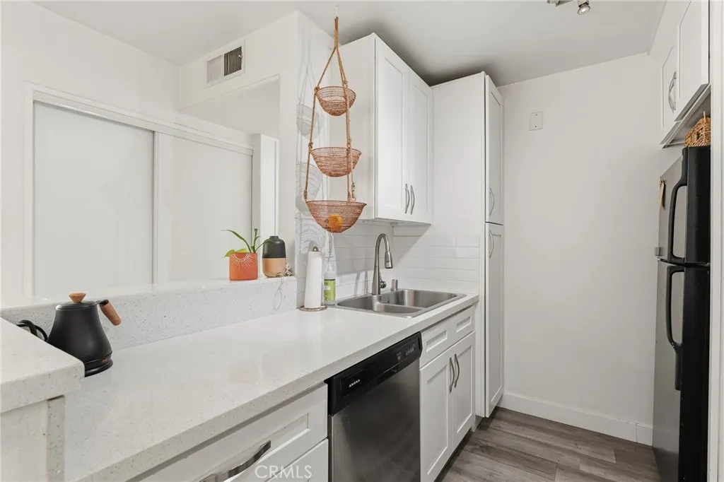 Tarzana, CA 91356