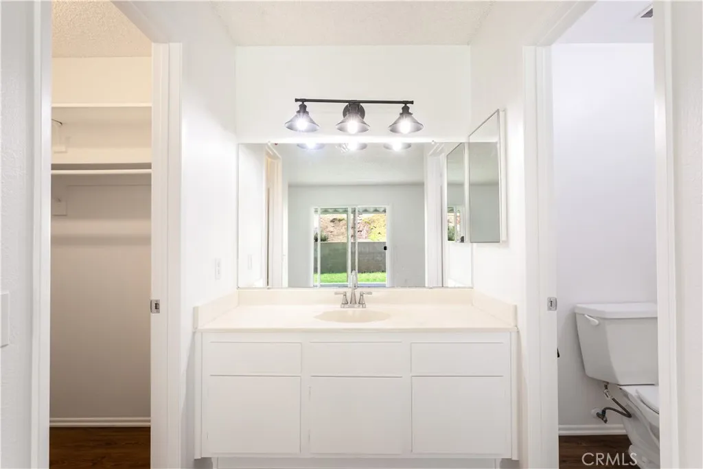 https://cdn.realtyfeed.com/cdn/127/306735719/22c2f87c3fb34a82d49b7d2939801bae.webp