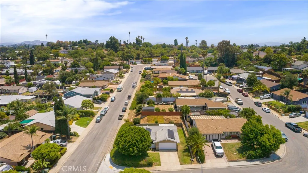 https://cdn.realtyfeed.com/cdn/127/306735719/4d47880dcbc32c26ae31061032bbdc27.webp