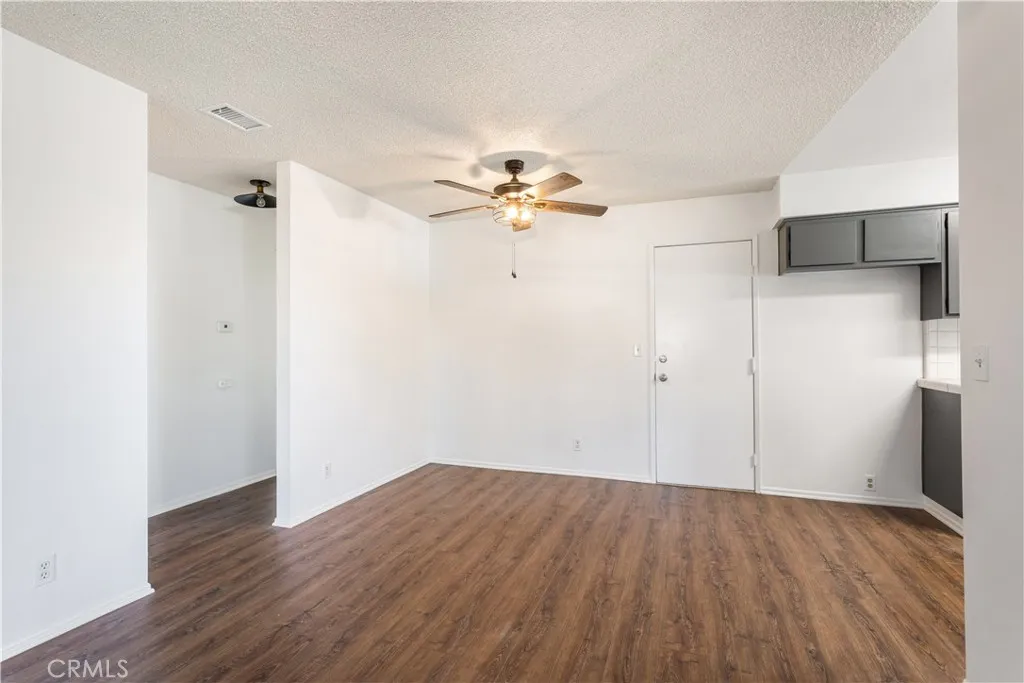 https://cdn.realtyfeed.com/cdn/127/306735719/56e967c8ba8f7eb3bbe67d16300f5cfe.webp