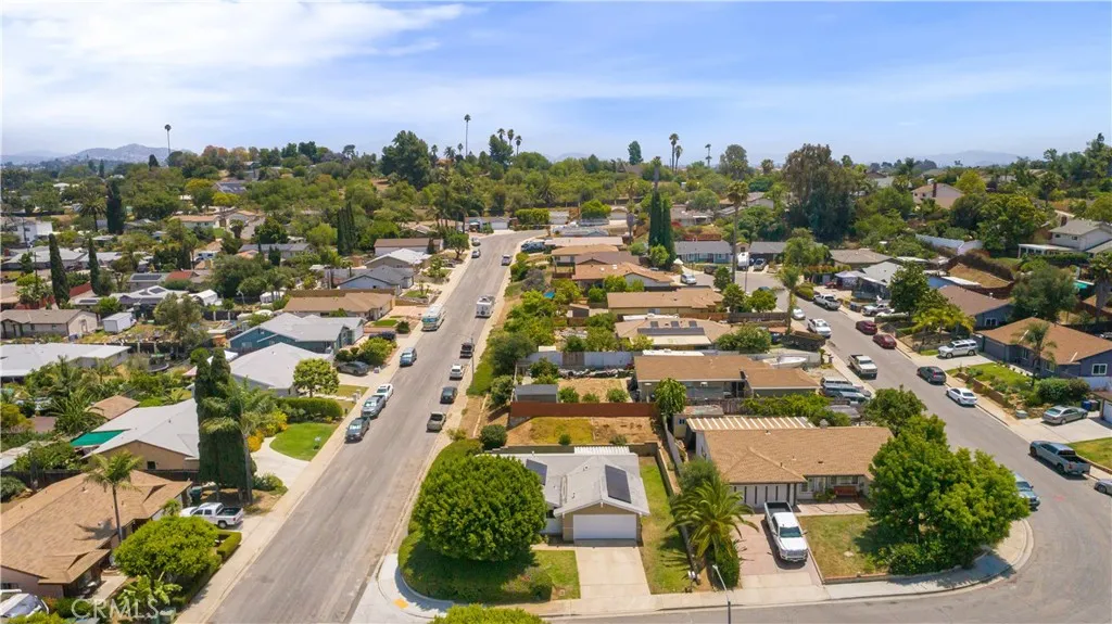 https://cdn.realtyfeed.com/cdn/127/306735719/5b5bea94a1c14c8dd9b3ce9391b3384a.webp