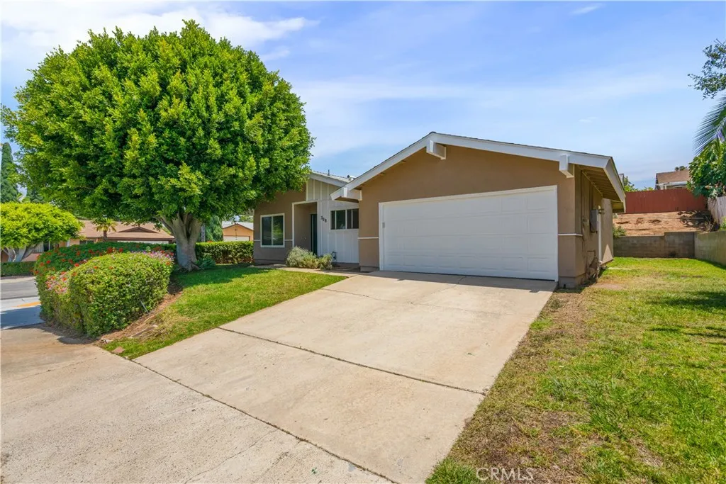 https://cdn.realtyfeed.com/cdn/127/306735719/755220246015ca08238ad111b87745fc.webp