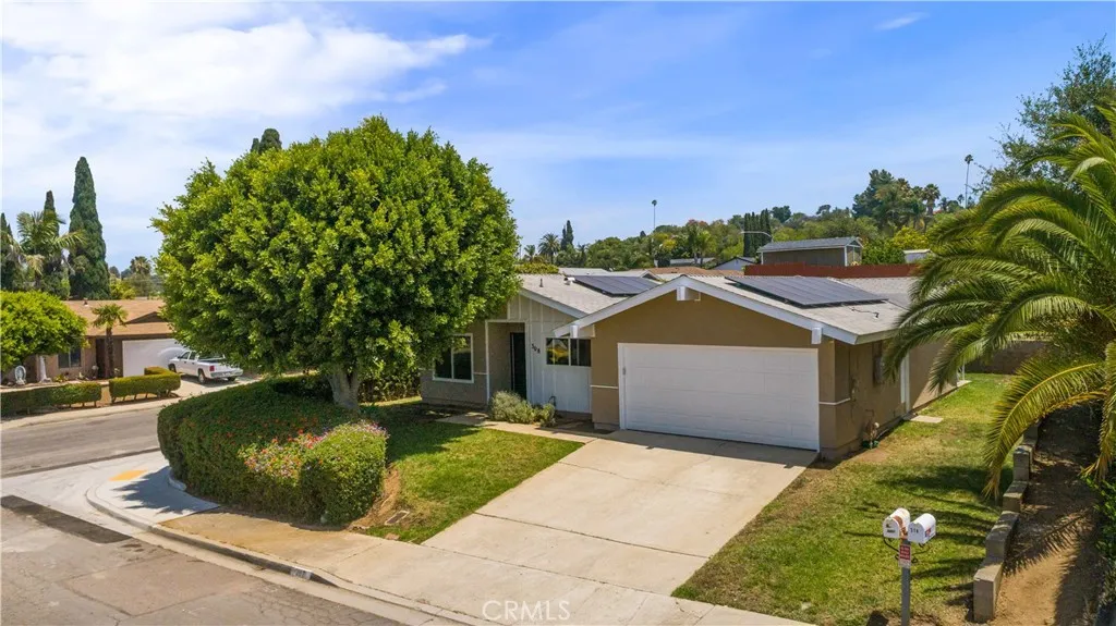 https://cdn.realtyfeed.com/cdn/127/306735719/b66053cfb7fac5c8f5507814bd0aab13.webp