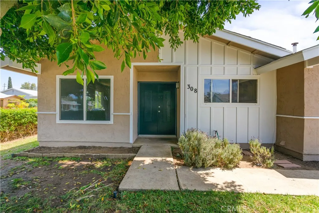 https://cdn.realtyfeed.com/cdn/127/306735719/c9666b16d0c1746d84a5f68792f1291b.webp