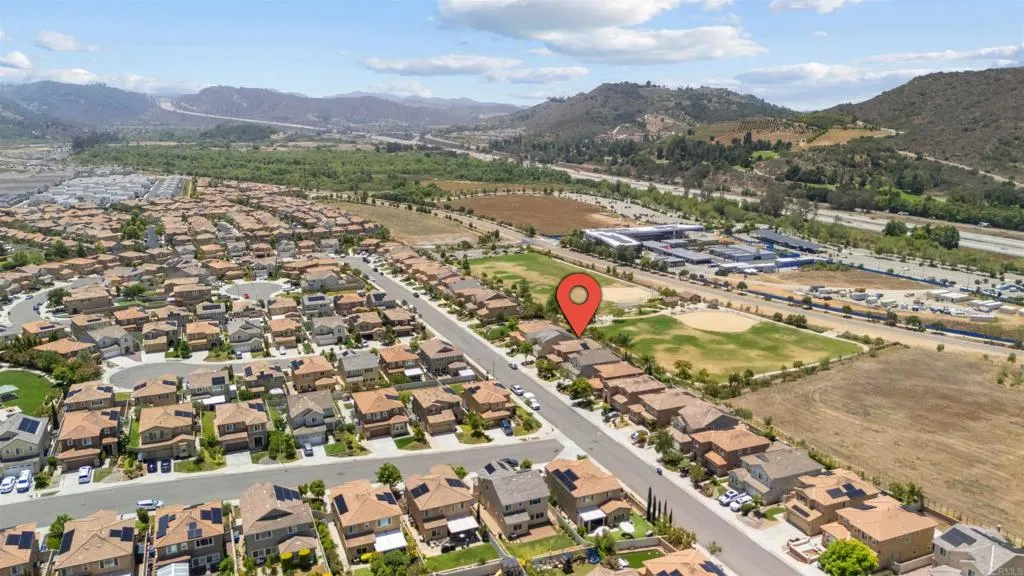 https://cdn.realtyfeed.com/cdn/127/306735722/027dd1fb0947e314c984653e27d8e0b5.webp