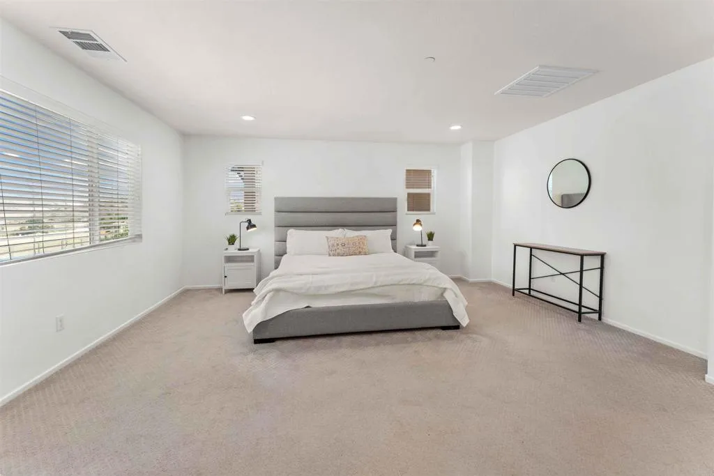 https://cdn.realtyfeed.com/cdn/127/306735722/133c0782a4aeac39dd2f8c80cd80c216.webp
