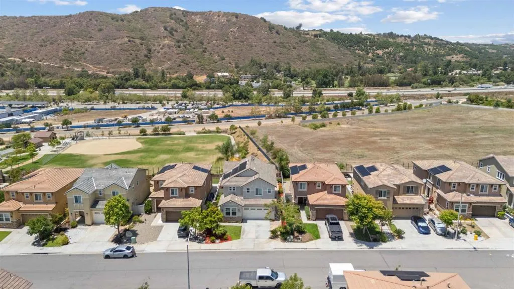 https://cdn.realtyfeed.com/cdn/127/306735722/1c845179bd8c9e8b3f3b47bd3f47aabb.webp
