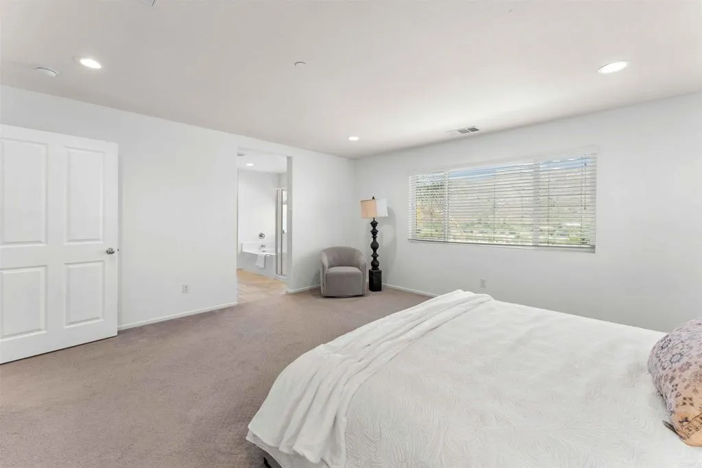 https://cdn.realtyfeed.com/cdn/127/306735722/42a79baede01a36721a2a833820f3817.webp