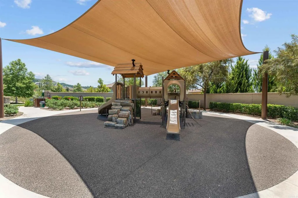 https://cdn.realtyfeed.com/cdn/127/306735722/7cee21b39b4c16a313d8cd82c0cd00ab.webp