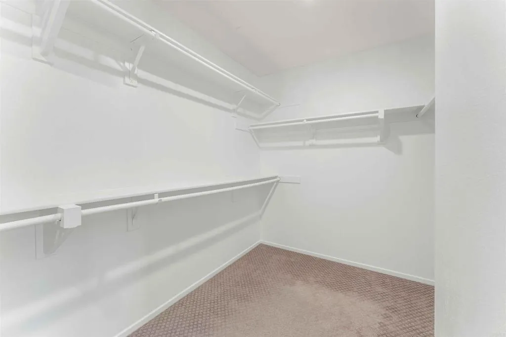 https://cdn.realtyfeed.com/cdn/127/306735722/90b40d6d447db8e71089bf89ff860115.webp