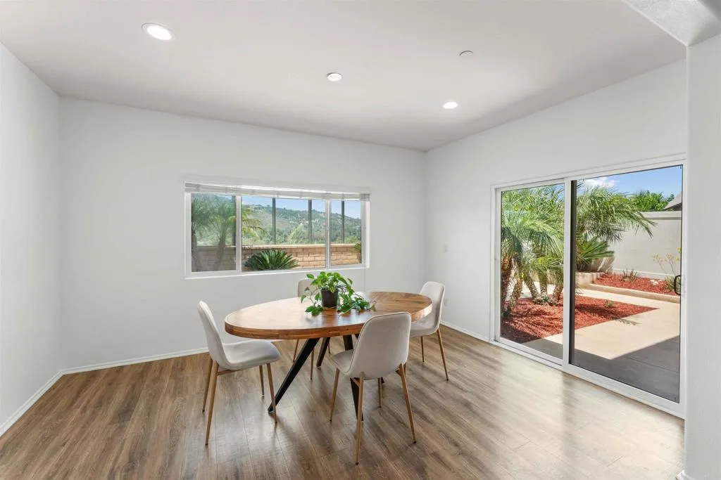 https://cdn.realtyfeed.com/cdn/127/306735722/b91e210557d8ef8c6454f9fc18aea18e.webp
