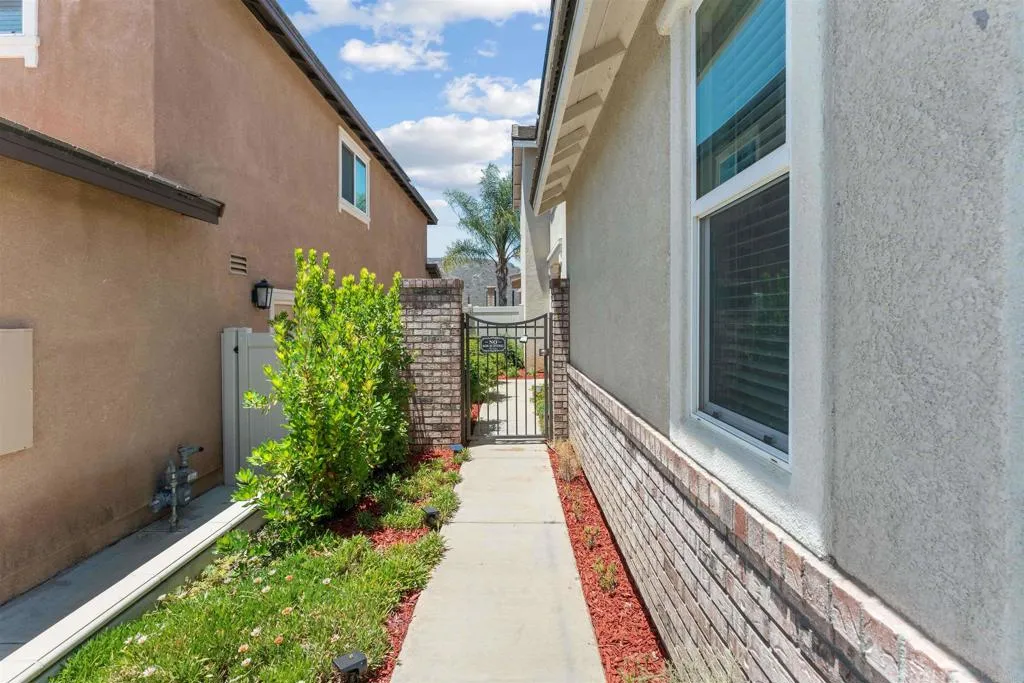 https://cdn.realtyfeed.com/cdn/127/306735722/c8cb3f2df6239d83535cca16f1df2dcd.webp