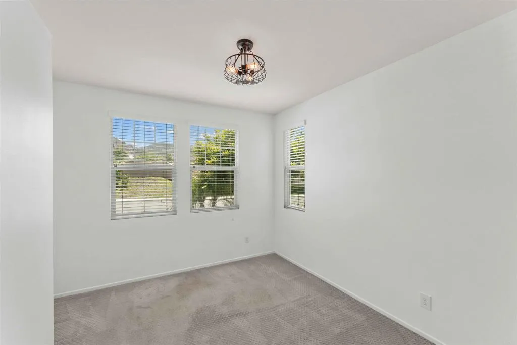 https://cdn.realtyfeed.com/cdn/127/306735722/d8f2e65369a6cbf0f09410ac70f33006.webp