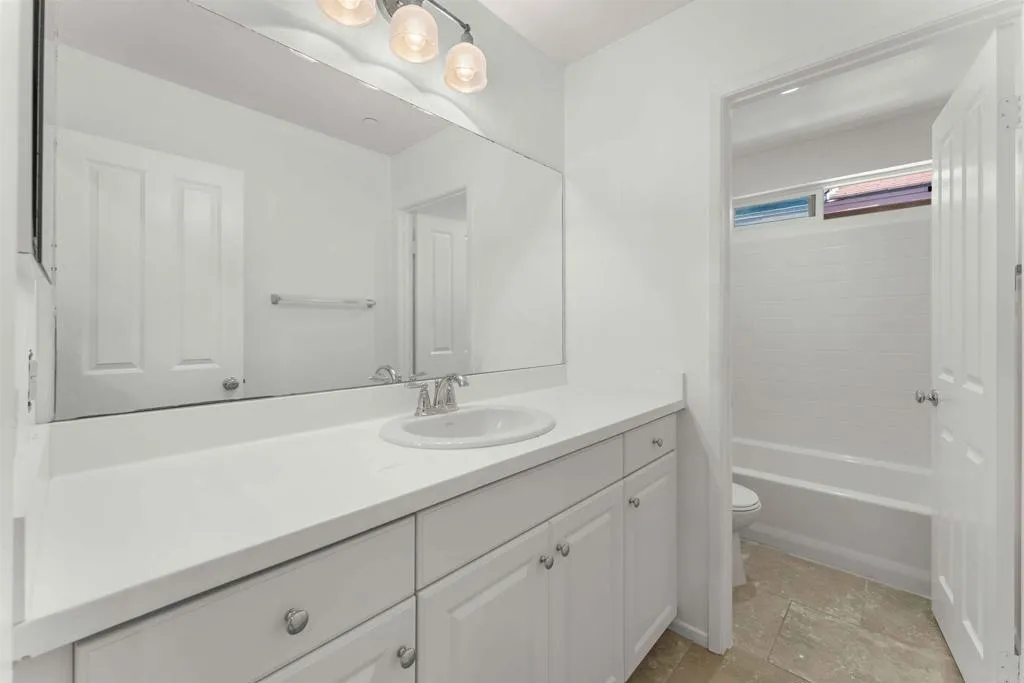 https://cdn.realtyfeed.com/cdn/127/306735722/dcdc433a929fb7448ed35b7c616e8d6e.webp