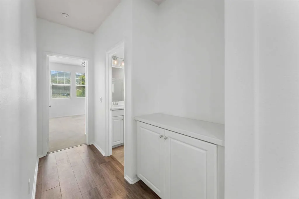 https://cdn.realtyfeed.com/cdn/127/306735722/efe4bbe1d56c6a496573a958fe606d53.webp