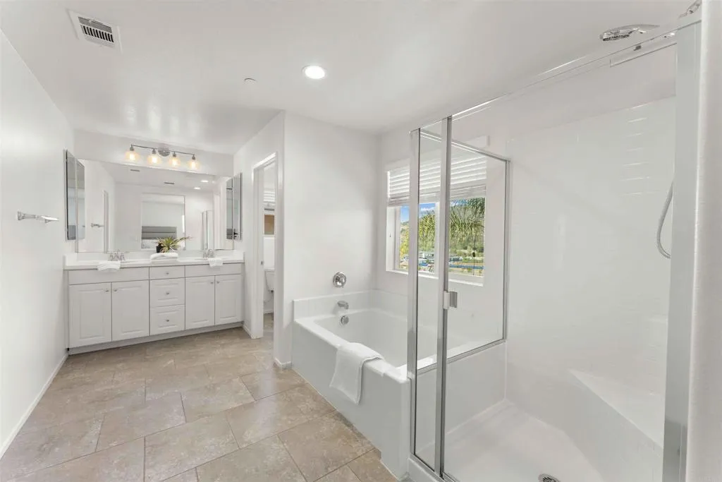 https://cdn.realtyfeed.com/cdn/127/306735722/fd70e950edfa649e8e18e8f18a131088.webp