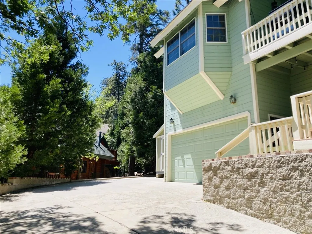 Lake Arrowhead, CA 92352