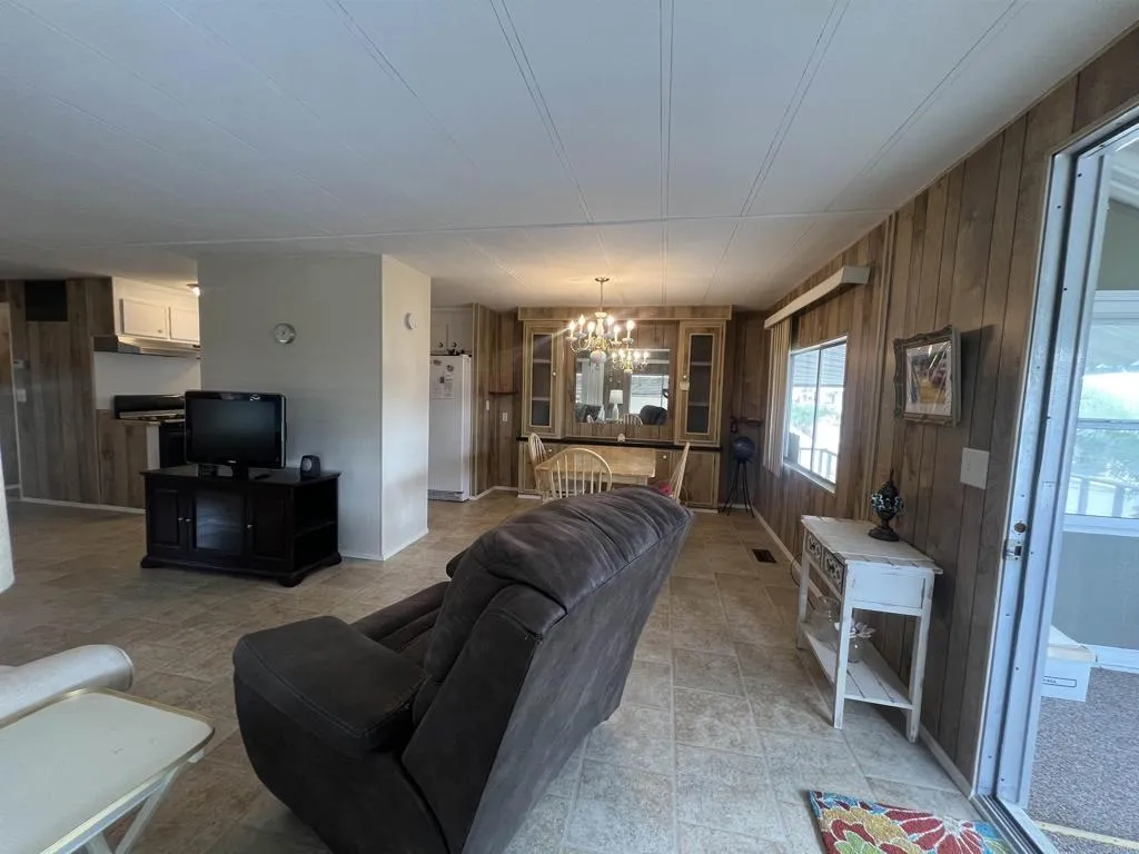 https://cdn.realtyfeed.com/cdn/127/306735761/2320d683e2d8512045626202ac40b40e.webp