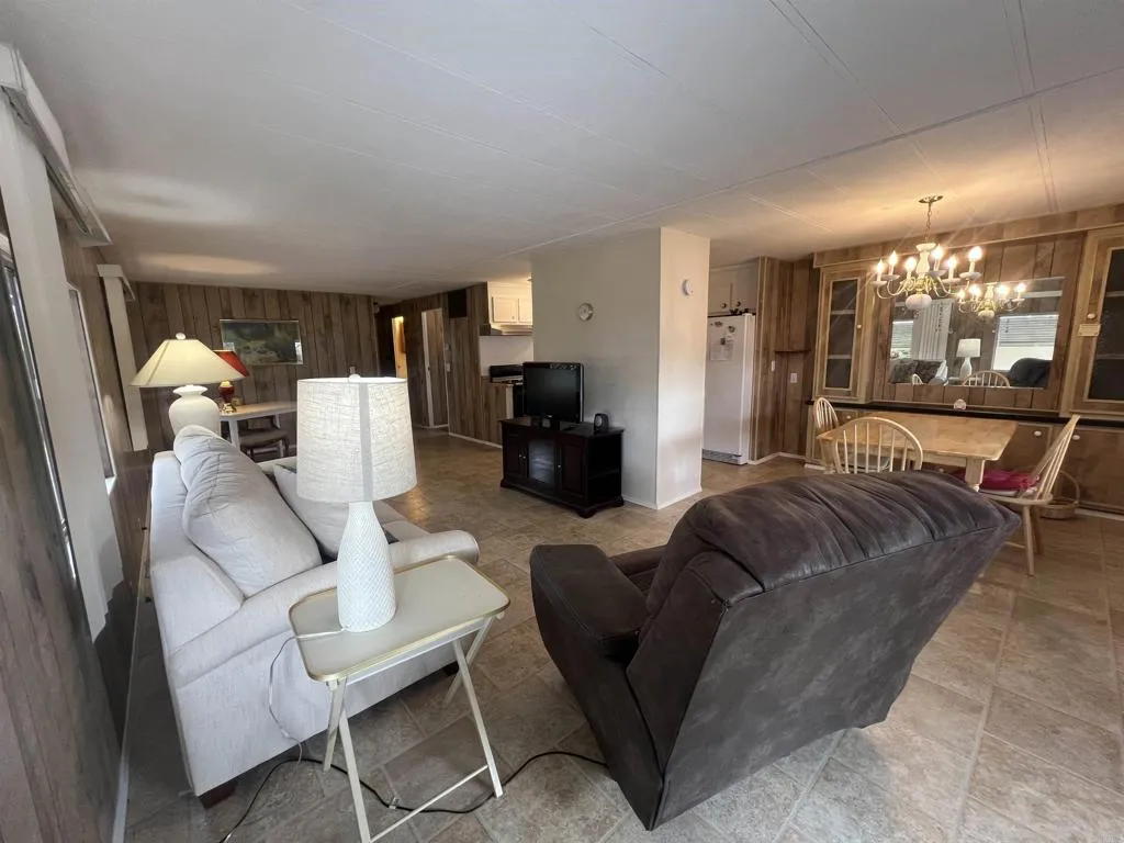 https://cdn.realtyfeed.com/cdn/127/306735761/549993e410e3dfd1117f39c62f3f3396.webp
