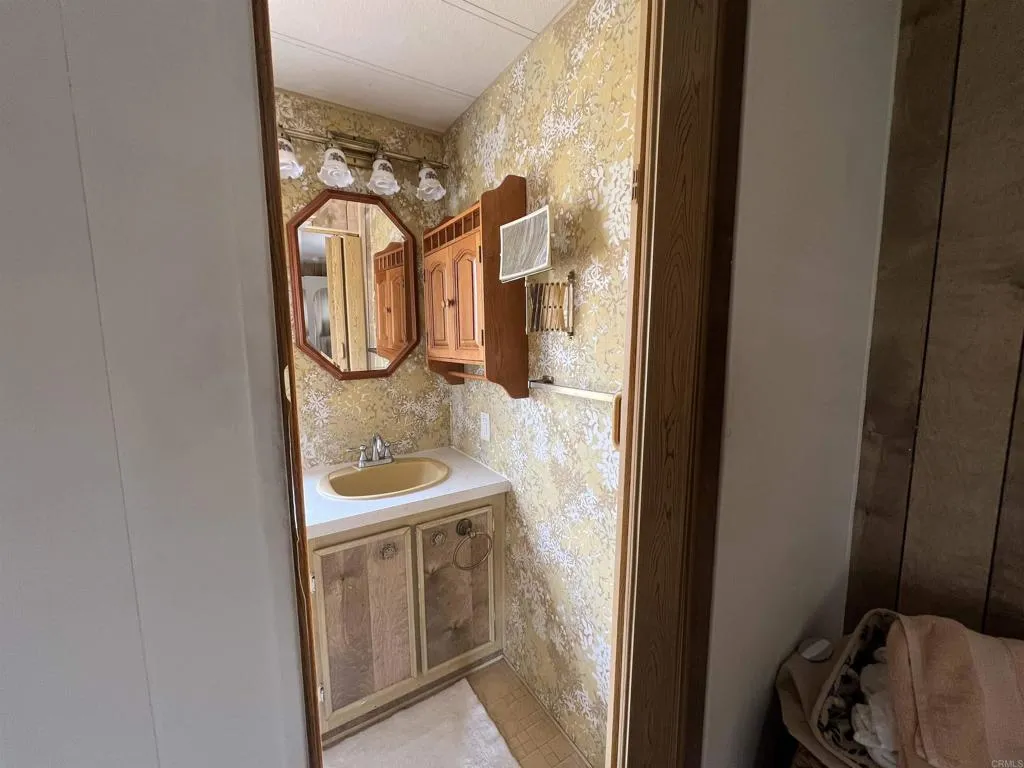 https://cdn.realtyfeed.com/cdn/127/306735761/a4dd1bf3ef836b82c2447a3560fc0ddf.webp