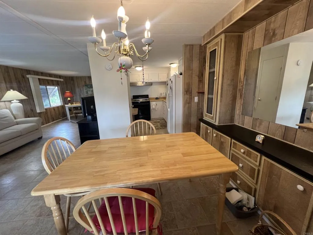 https://cdn.realtyfeed.com/cdn/127/306735761/b9298753f87d20eb4fa061d3afeffbd8.webp
