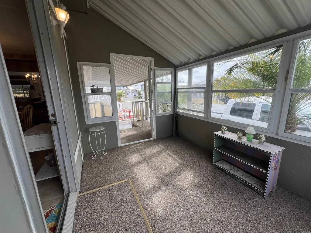 https://cdn.realtyfeed.com/cdn/127/306735761/f5520a01707c537a14c8d266cbfd9f70.webp
