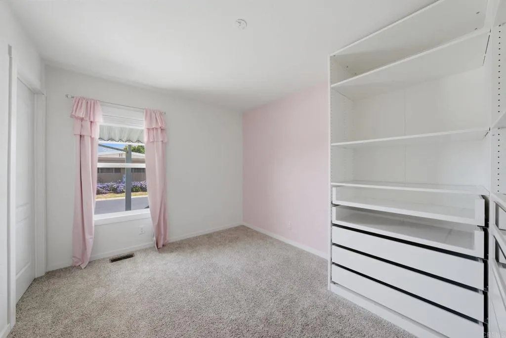 https://cdn.realtyfeed.com/cdn/127/306735763/0fa3aa33cead46989d896aede5ff19c1.webp