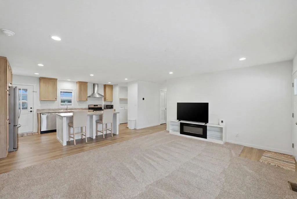 https://cdn.realtyfeed.com/cdn/127/306735763/0fd5b81633f3fe0d3eb6006781339c18.webp