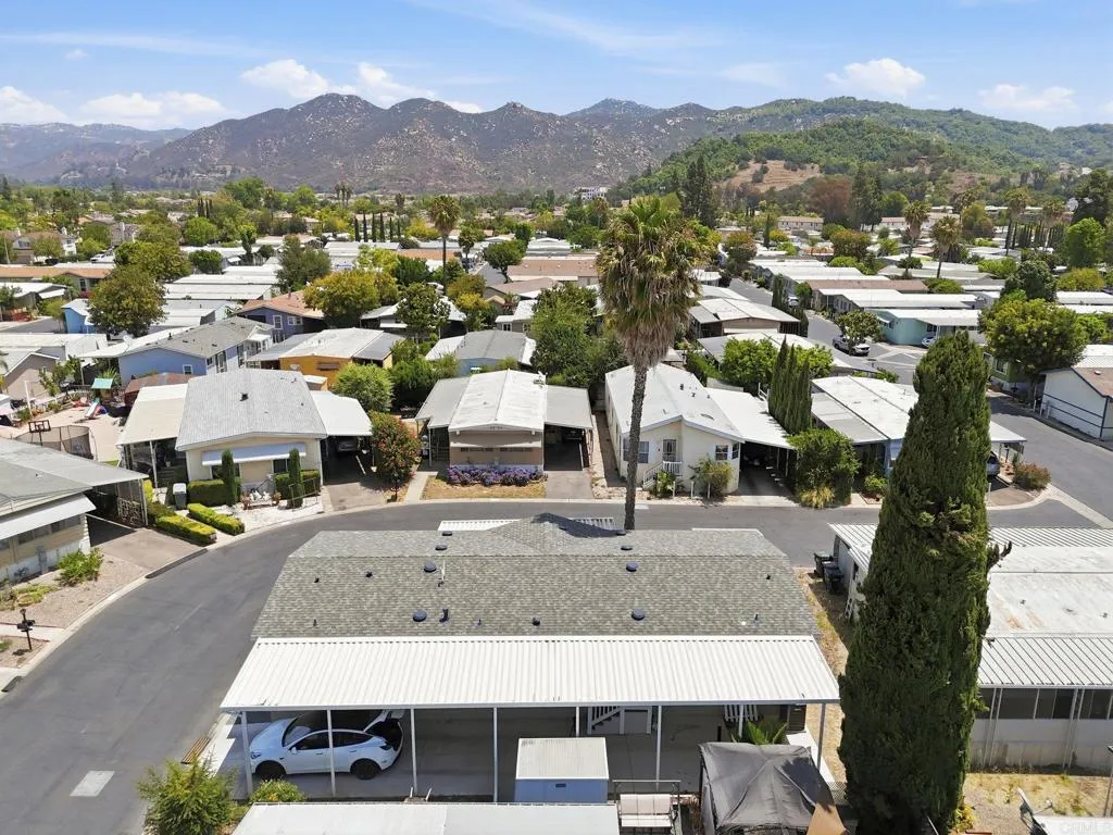 https://cdn.realtyfeed.com/cdn/127/306735763/2e7d5daa10034aaeb94d14608e70f120.webp