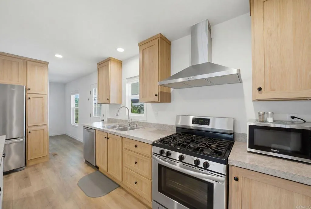 https://cdn.realtyfeed.com/cdn/127/306735763/7ad35c7bc9b3e82d1f42a2b4712ab09a.webp