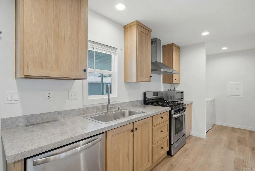 https://cdn.realtyfeed.com/cdn/127/306735763/b3867b1a25d159486d82c096b72127bc.webp