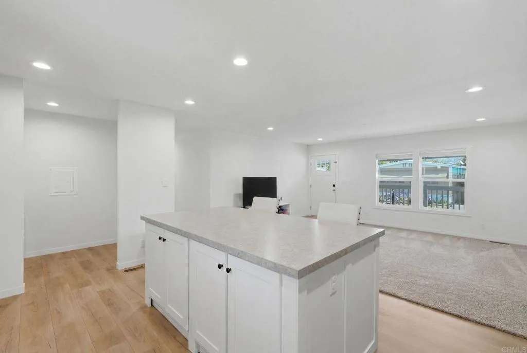https://cdn.realtyfeed.com/cdn/127/306735763/fb3888c18f423f5276fd612dae9d1ce5.webp