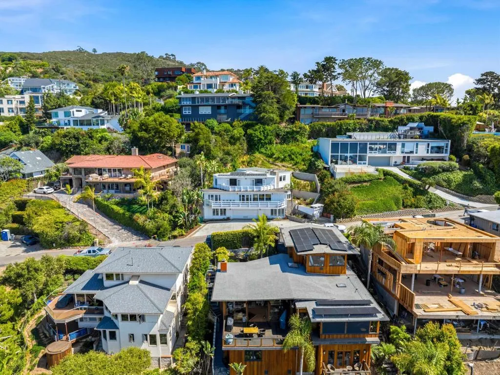 https://cdn.realtyfeed.com/cdn/127/306735768/0d3082cb7c1178402afd6386aa8d1080.webp