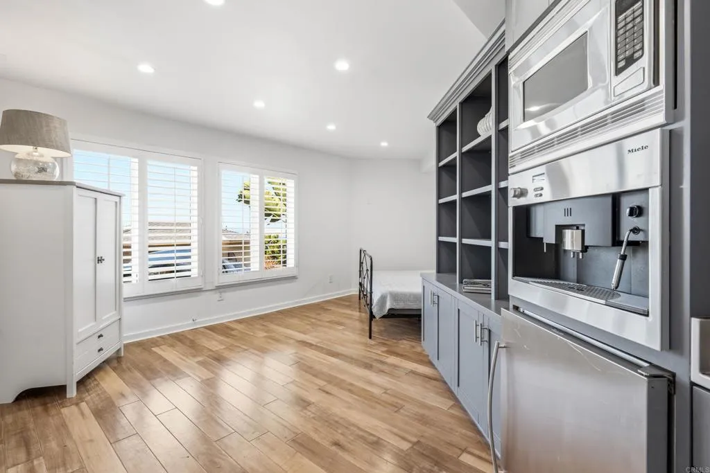 https://cdn.realtyfeed.com/cdn/127/306735768/791ffc2847c340d4b41920f349b895ea.webp