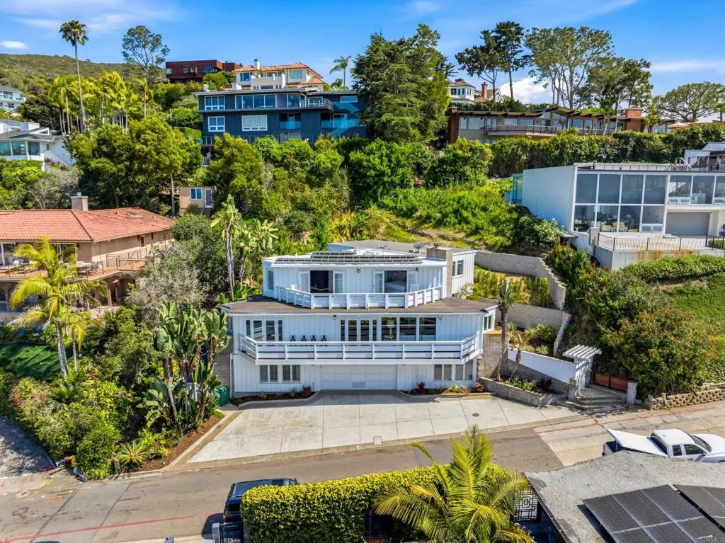 https://cdn.realtyfeed.com/cdn/127/306735768/a2851cde3fdfb980b2f2279a2fb6f9d1.webp