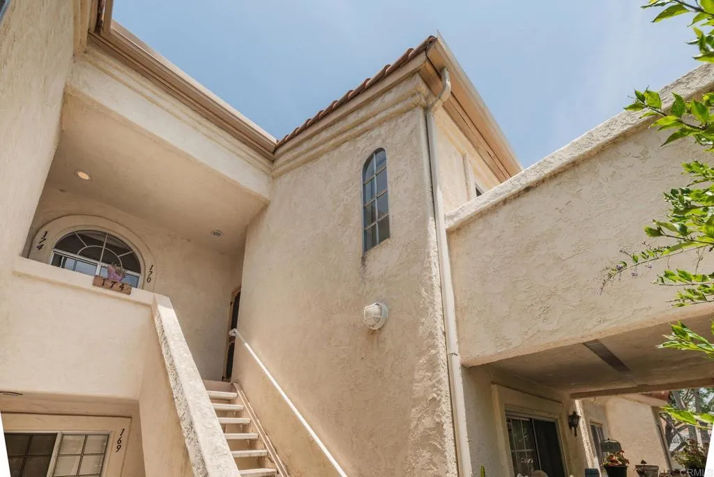 https://cdn.realtyfeed.com/cdn/127/306735769/8941bc55a5b52f7f2f1f512fedebe6f6.webp