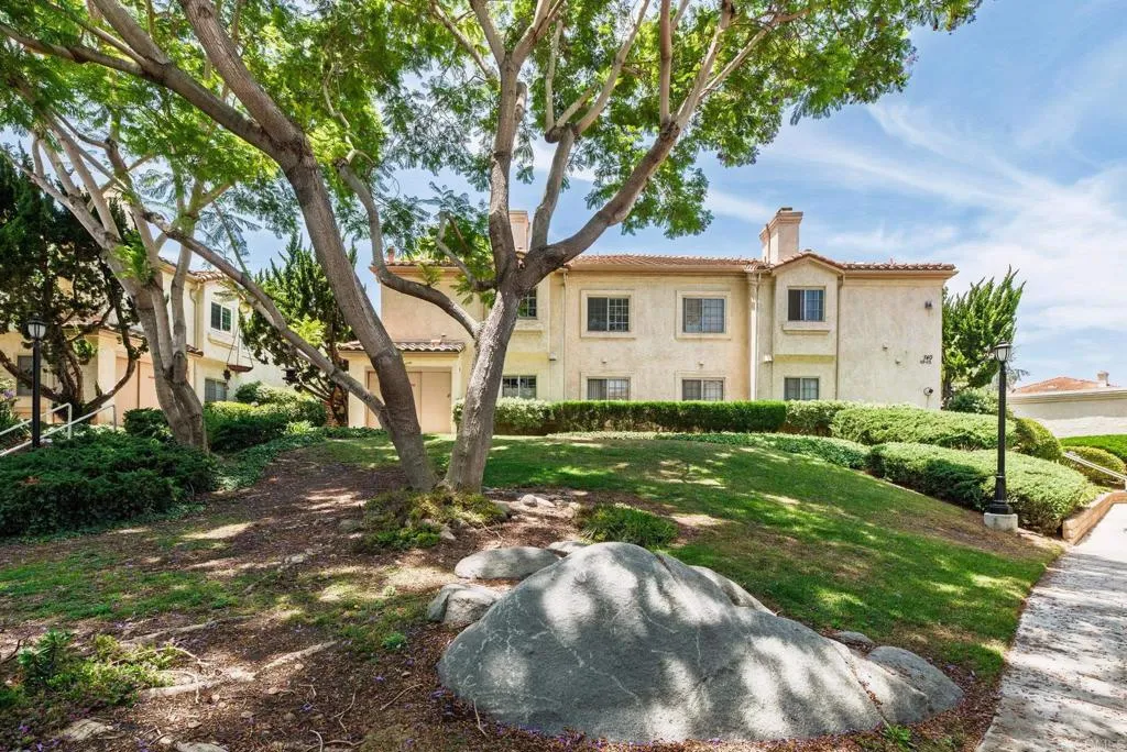 https://cdn.realtyfeed.com/cdn/127/306735769/9ceb0db2fe02a4e88cbefbbea07c8015.webp