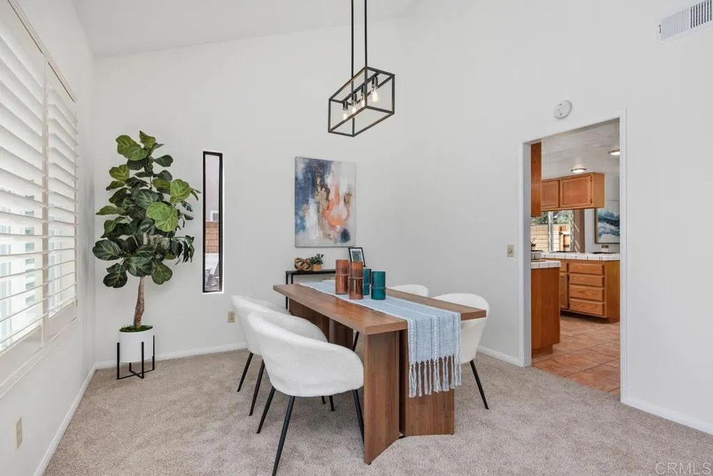 https://cdn.realtyfeed.com/cdn/127/306735771/51d3902ddf88c94f346389313e5a3392.webp