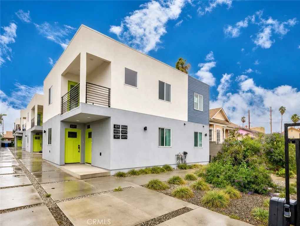 Los Angeles, CA 90044