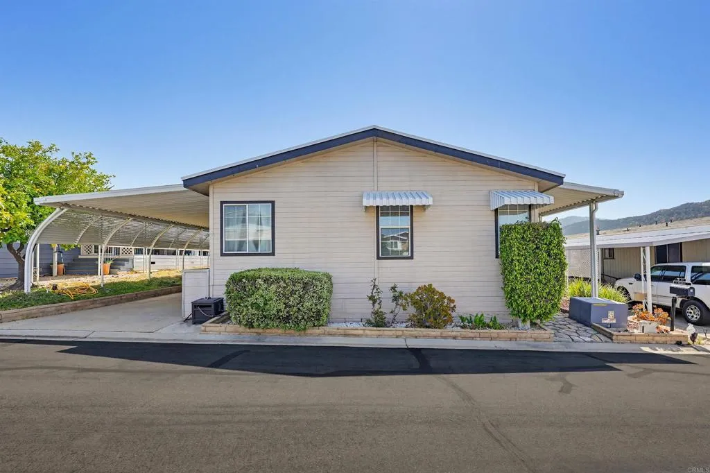 FEATURED LISTINGS
