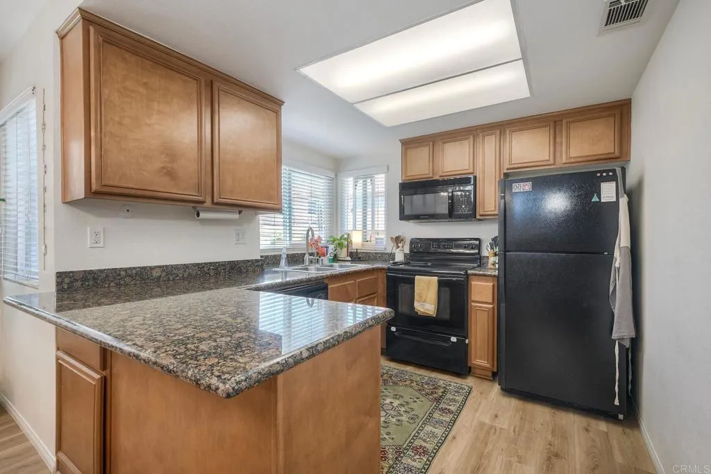 https://cdn.realtyfeed.com/cdn/127/306735861/002f818aa62d84e77d0126803b002ebc.webp
