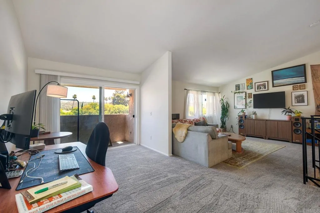 https://cdn.realtyfeed.com/cdn/127/306735861/af13b766835037d5c25b83da0de0dc49.webp
