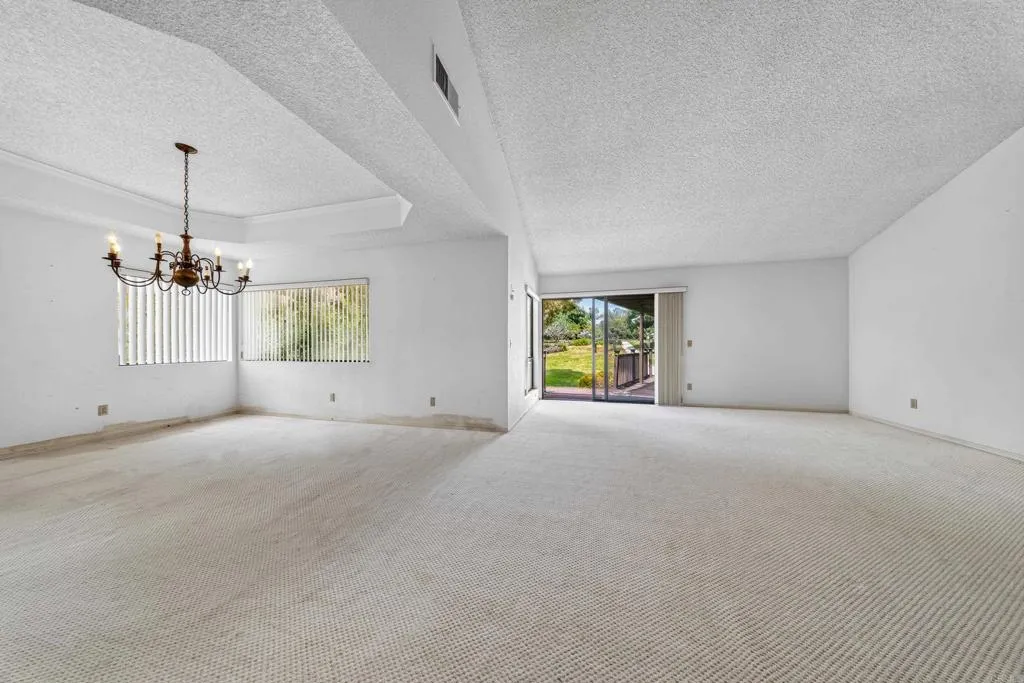 https://cdn.realtyfeed.com/cdn/127/306735930/1d8357d5cf065971d847435470146af9.webp