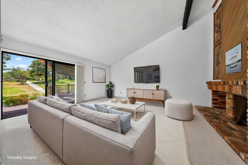 https://cdn.realtyfeed.com/cdn/127/306735930/756bfdd578117bfe35f97135f4a0c831.webp