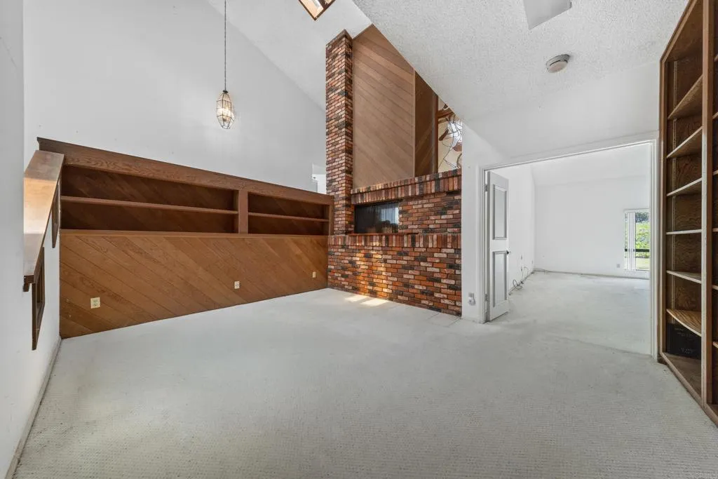https://cdn.realtyfeed.com/cdn/127/306735930/c6b229cff6e604fcb307391c3d6fdb11.webp