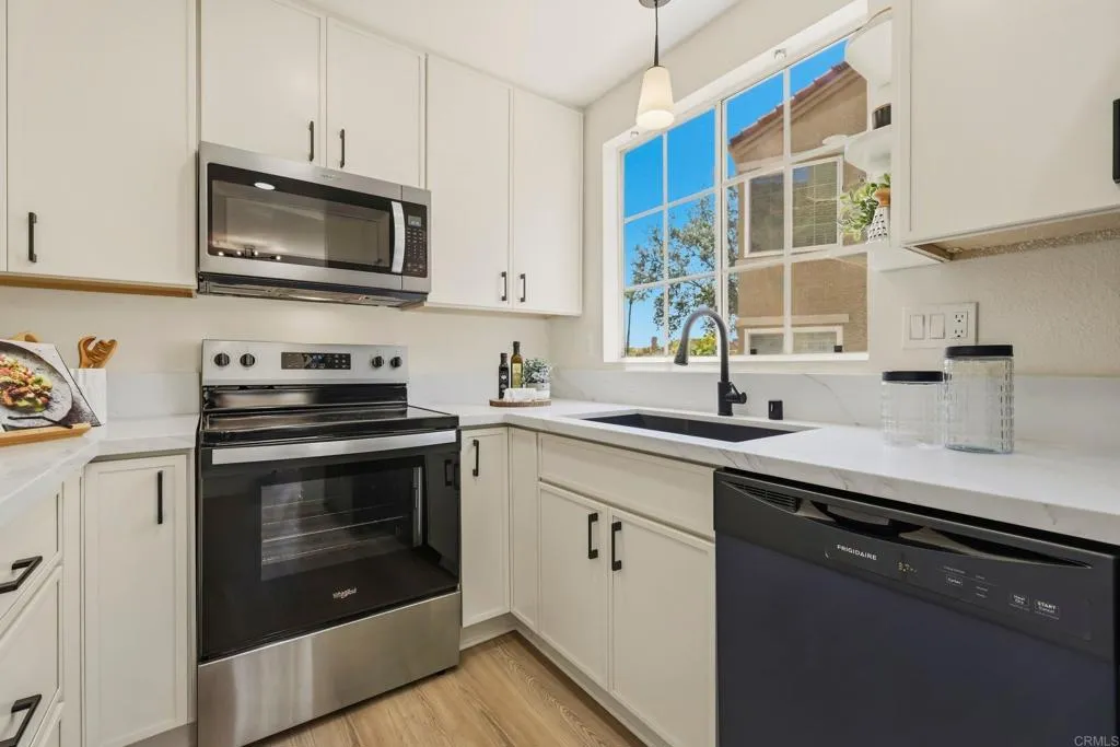 https://cdn.realtyfeed.com/cdn/127/306735940/11ecf790c30038f116f636adf979e838.webp