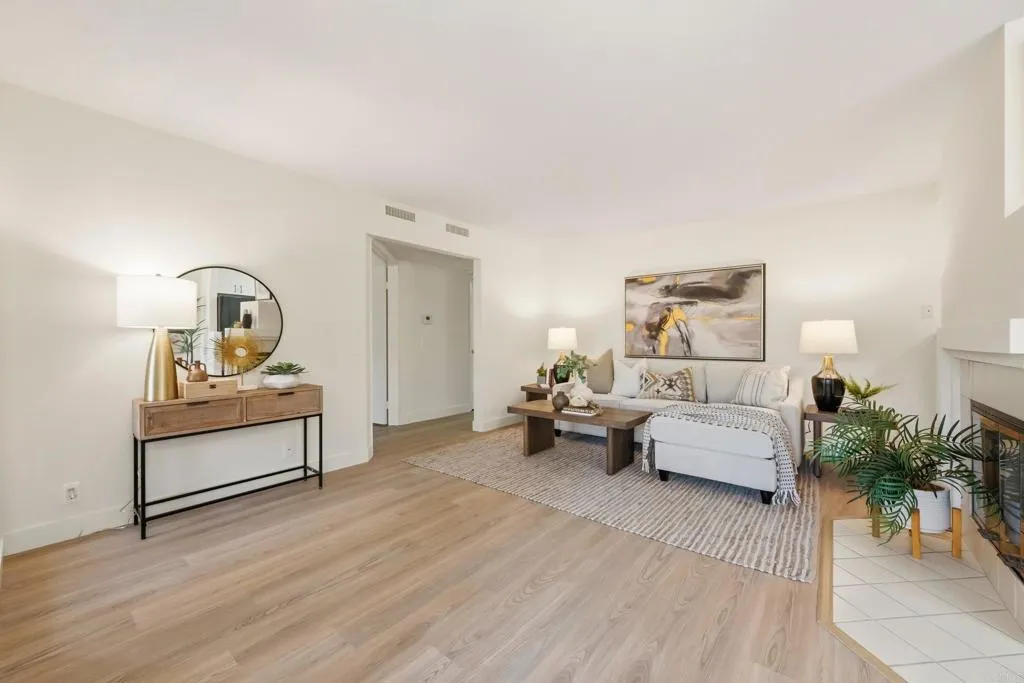 https://cdn.realtyfeed.com/cdn/127/306735940/1b8519e8304e2fafb7314154149e2fce.webp
