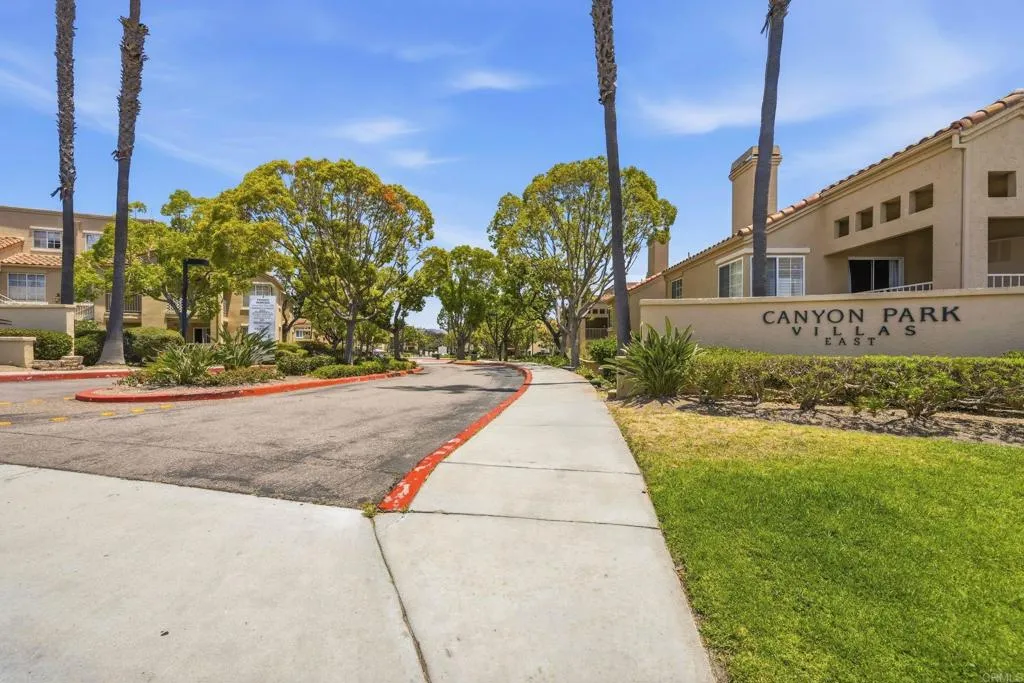 https://cdn.realtyfeed.com/cdn/127/306735940/2103926508eaf257a91caba6254bdd22.webp