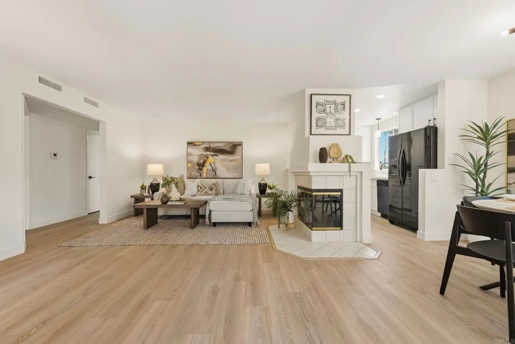 https://cdn.realtyfeed.com/cdn/127/306735940/35eb6d6b16b6ed7008da4ffb94754af4.webp